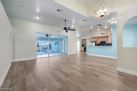 223 NW 5th Ter, Cape Coral FL - photo 9 of 33