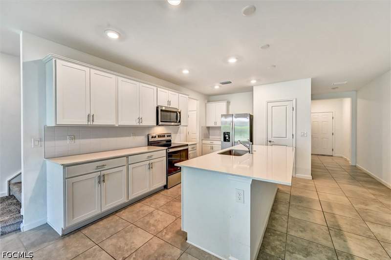3 bedroom Townhouse at 1519 Lake Jessup Cir, Sawgrass At Coral Lakes, Cape Coral — photo 4