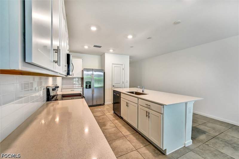 3 bedroom Townhouse at 1519 Lake Jessup Cir, Sawgrass At Coral Lakes, Cape Coral — photo 5