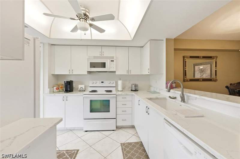 2 bedroom Condominium at 7340 Glenmoor Ln 3207, Country Glen, Naples — photo 3