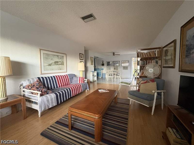 2 bedroom Attached at 619 SE 47th St 4, Plaza 47 Condominium, Cape Coral — photo 4