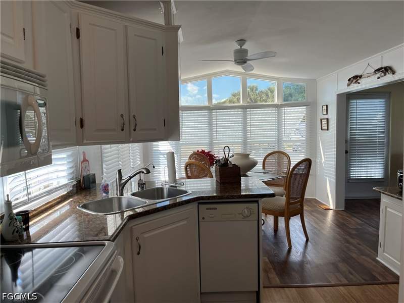 1 bedroom ManufacturedHome at 1 Zircon Dr 1Z, Enchanting Shores, Naples — photo 4