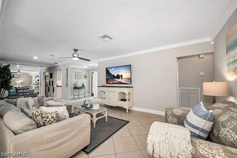 3 bedroom SingleFamilyResidence at 146 Greenbrier St, Marco Island, Marco Island — photo 5