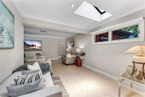146 Greenbrier St, Marco Island FL - photo 8 of 38