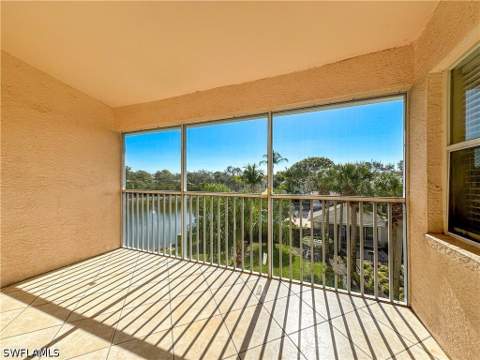 3250 Cypress Glen Way 424, Naples FL - photo 15 of 17