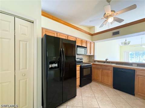 3250 Cypress Glen Way 424, Naples FL - photo 8 of 17