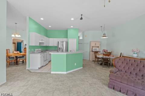 2429 Everest Pkwy, Cape Coral FL - photo 10 of 33