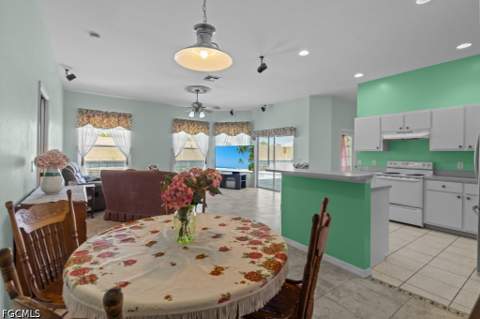 2429 Everest Pkwy, Cape Coral FL - photo 13 of 33