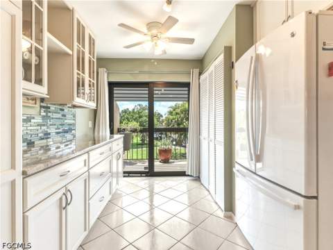 15452 Admiralty Cir 9, North Fort Myers FL - photo 7 of 38