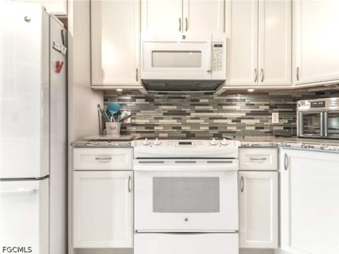 15452 Admiralty Cir 9, North Fort Myers FL - photo 9 of 38