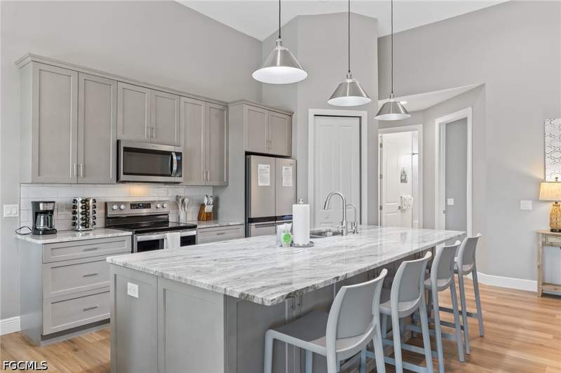 5 bedroom SingleFamilyResidence at 5809 Lauder St, McPhie Park, Fort Myers Beach — photo 2