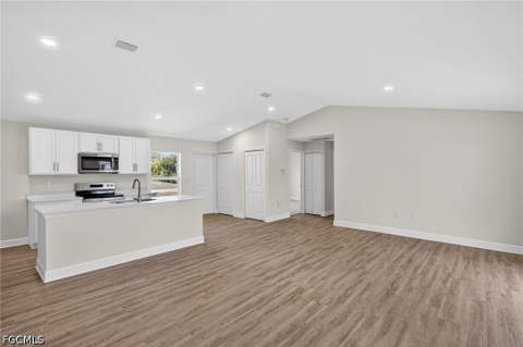 702 NW Douglas Cir, Cape Coral FL - photo 10 of 25
