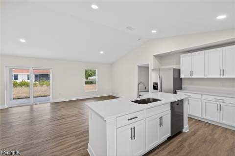 702 NW Douglas Cir, Cape Coral FL - photo 8 of 25