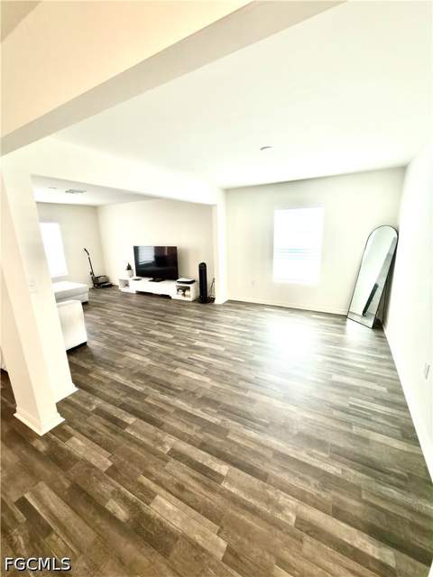341 NE 13th Ter, Cape Coral FL - photo 9 of 32