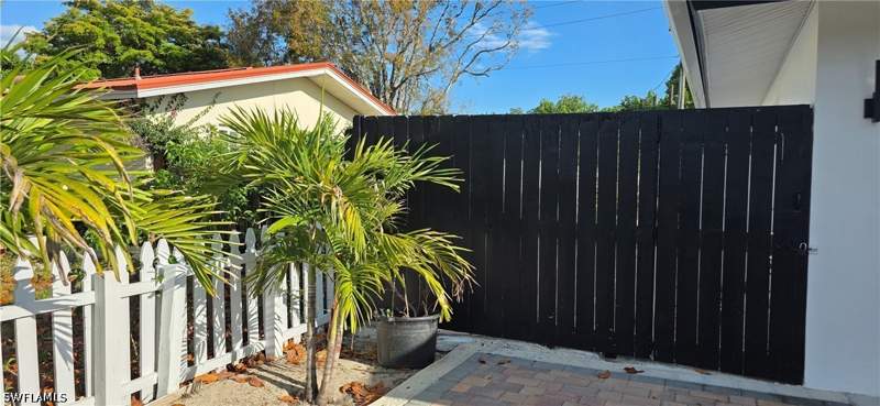 3 bedroom SingleFamilyResidence at 4148 23rd Pl SW, Golden Gate City, Naples — photo 5