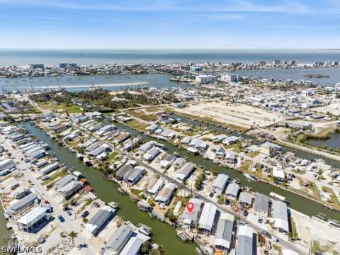 12 Nancy Ln, Fort Myers Beach FL - photo 6 of 27