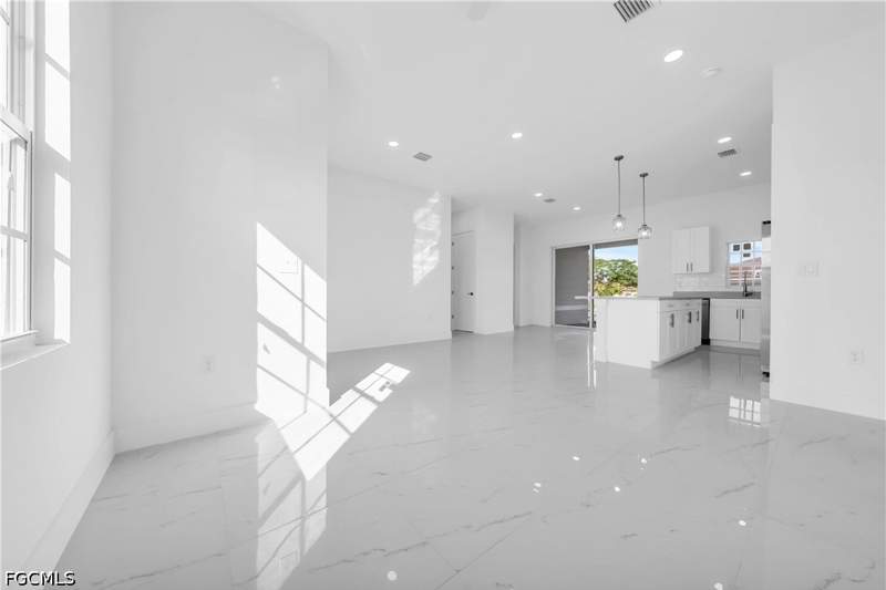 3 bedroom SingleFamilyResidence at 3312 20th St W, Lehigh Acres, Lehigh Acres — photo 2
