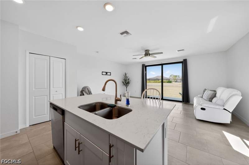 3 bedroom Townhouse at 14275 Oviedo Pl, Portico, Fort Myers — photo 4