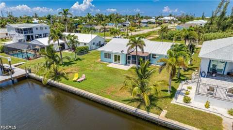2708 Mangrove St, St James City FL - photo 11 of 37