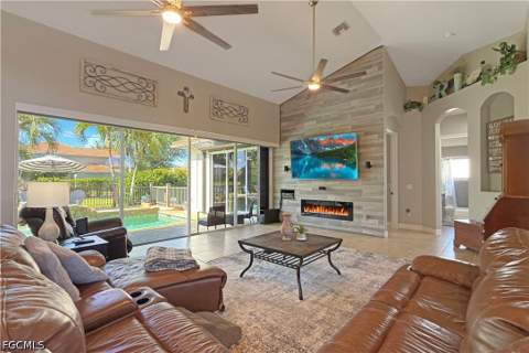 8723 S Lake Cir, Fort Myers FL - photo 18 of 49