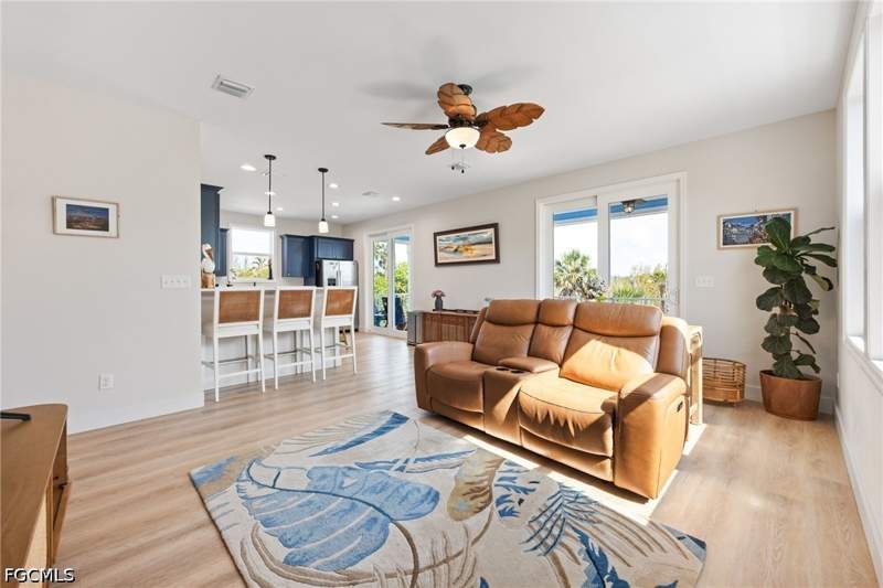 3 bedroom SingleFamilyResidence at 261 Donora Blvd, Zimmers Add-Shell Mound Pk, Fort Myers Beach — photo 4