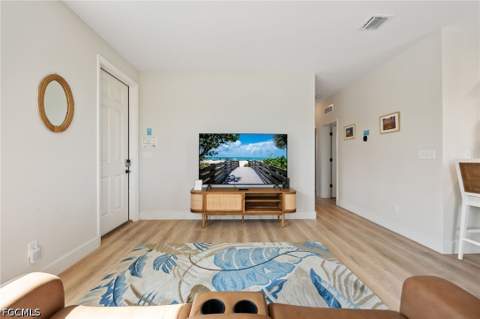 261 Donora Blvd, Fort Myers Beach FL - photo 7 of 47