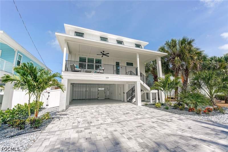 5 bedroom SingleFamilyResidence at 159 Delmar Ave, Watson W W, Fort Myers Beach — photo 2