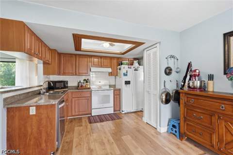 2501 SW 52nd Ter, Cape Coral FL - photo 11 of 43