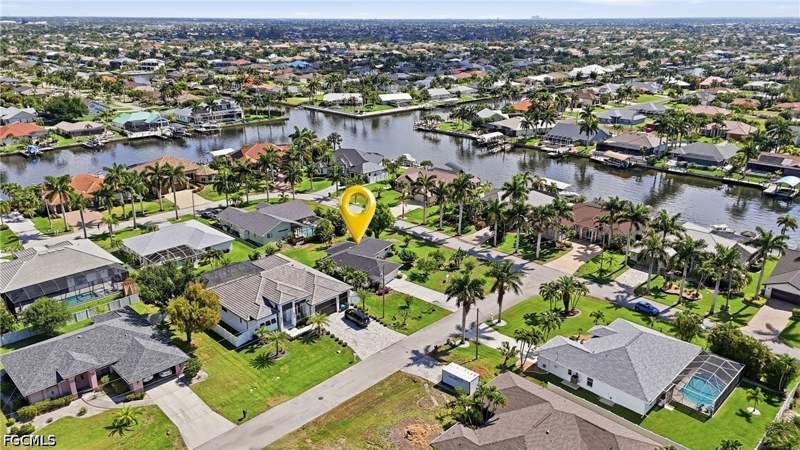 3 bedroom SingleFamilyResidence at 2501 SW 52nd Ter, Cape Coral, Cape Coral — photo 4