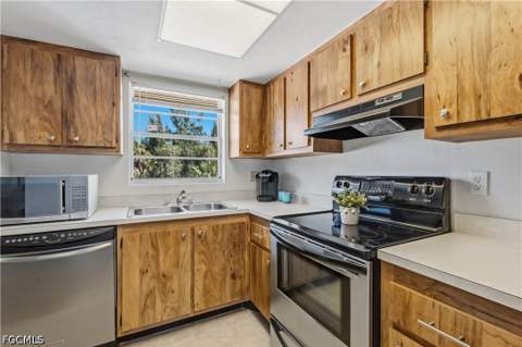 16881 Davis Rd 723, Fort Myers FL - photo 15 of 45