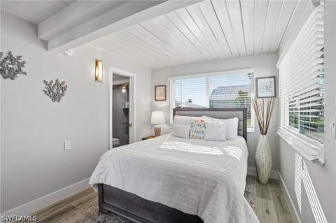 239 Curlew St, Fort Myers Beach FL - photo 17 of 50
