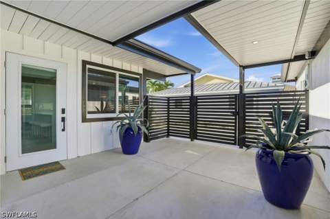 239 Curlew St, Fort Myers Beach FL - photo 8 of 50