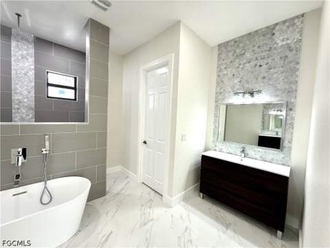 2006 NW 21st St, Cape Coral FL - photo 12 of 14