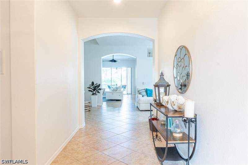 4 bedroom SingleFamilyResidence at 14059 Mirror Ct, Reflection Lakes Of Naples, Naples — photo 2