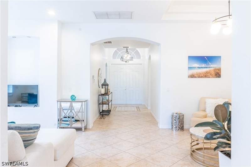 4 bedroom SingleFamilyResidence at 14059 Mirror Ct, Reflection Lakes Of Naples, Naples — photo 4