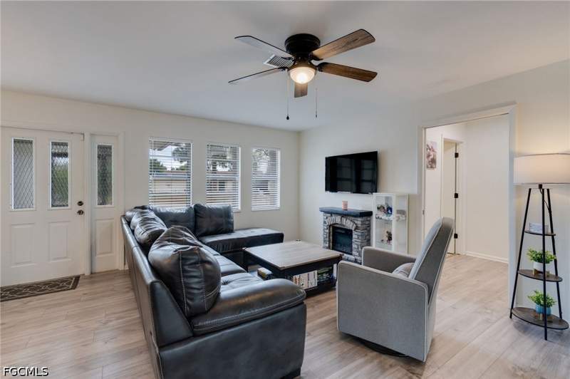 3 bedroom SingleFamilyResidence at 300 Edward Ave, Lehigh Acres, Lehigh Acres — photo 5