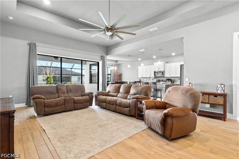 5 bedroom SingleFamilyResidence at 1233 NW 18th St, Cape Coral, Cape Coral — photo 2