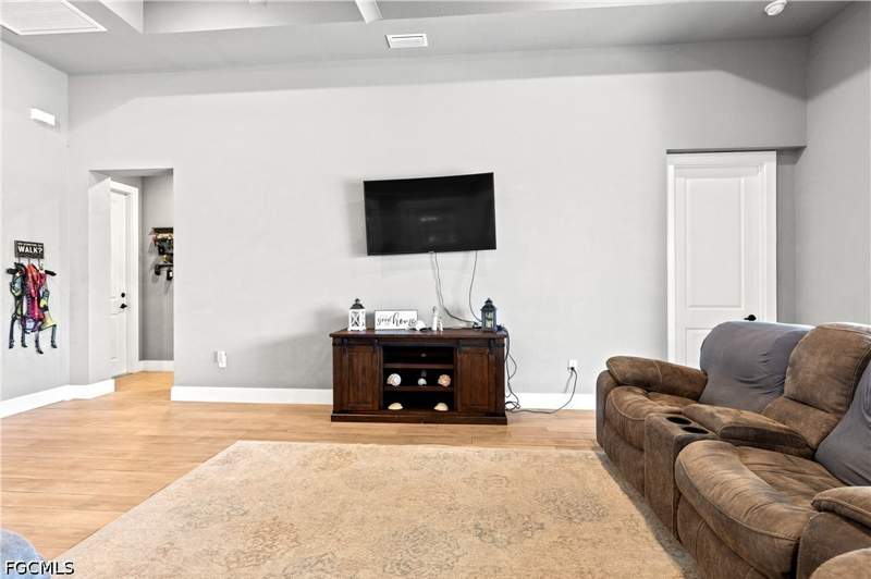 5 bedroom SingleFamilyResidence at 1233 NW 18th St, Cape Coral, Cape Coral — photo 5