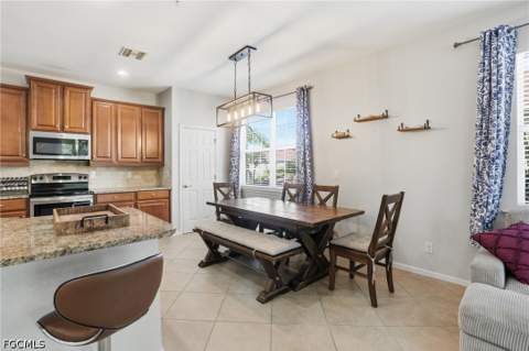 8515 Oakshade Cir 201, Fort Myers FL - photo 10 of 37