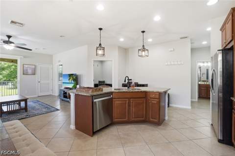 8515 Oakshade Cir 201, Fort Myers FL - photo 12 of 37