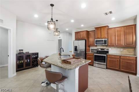 8515 Oakshade Cir 201, Fort Myers FL - photo 14 of 37