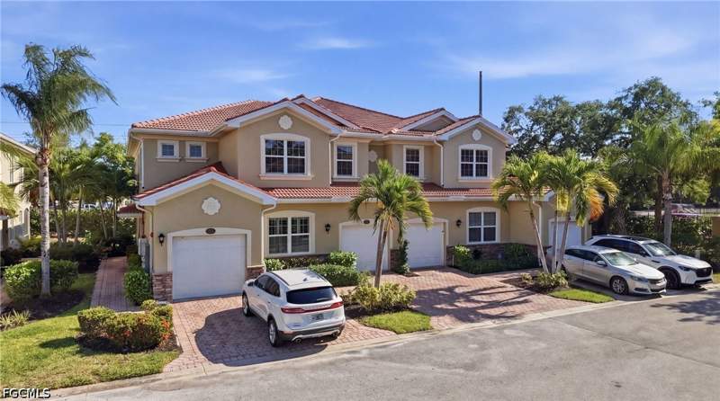 3 bedroom Condominium at 8515 Oakshade Cir 201, The Oaks At Whiskey Creek, Fort Myers — photo 2