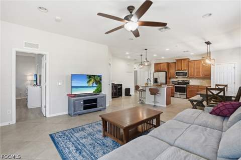 8515 Oakshade Cir 201, Fort Myers FL - photo 6 of 37