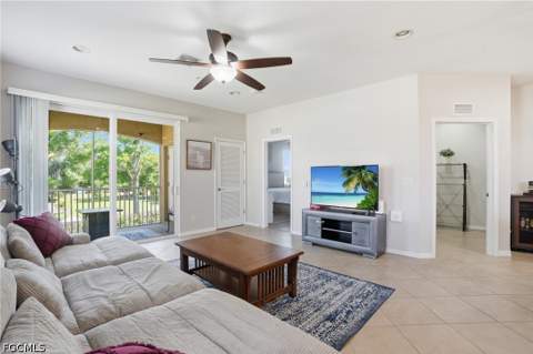 8515 Oakshade Cir 201, Fort Myers FL - photo 8 of 37