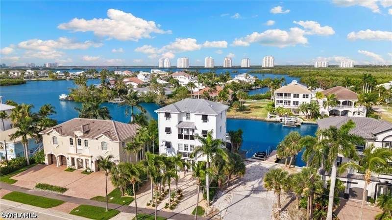 5 bedroom SingleFamilyResidence at 26891 Hickory Blvd, Bonita Beach, Bonita Springs — photo 4