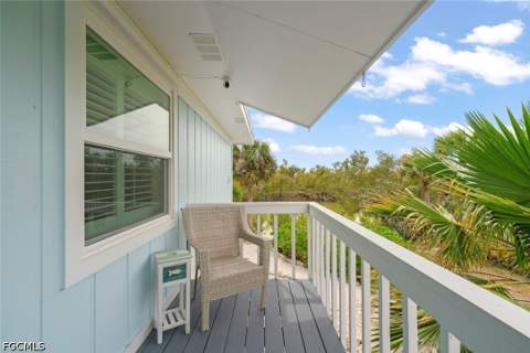 589 Rabbit Rd, Sanibel FL - photo 7 of 37