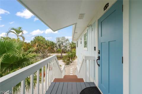 589 Rabbit Rd, Sanibel FL - photo 8 of 37