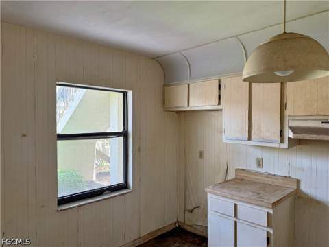 9305 Lake Park Dr 104, Fort Myers FL - photo 7 of 23