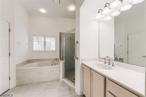 8864 New Castle Dr, Fort Myers FL - photo 15 of 39