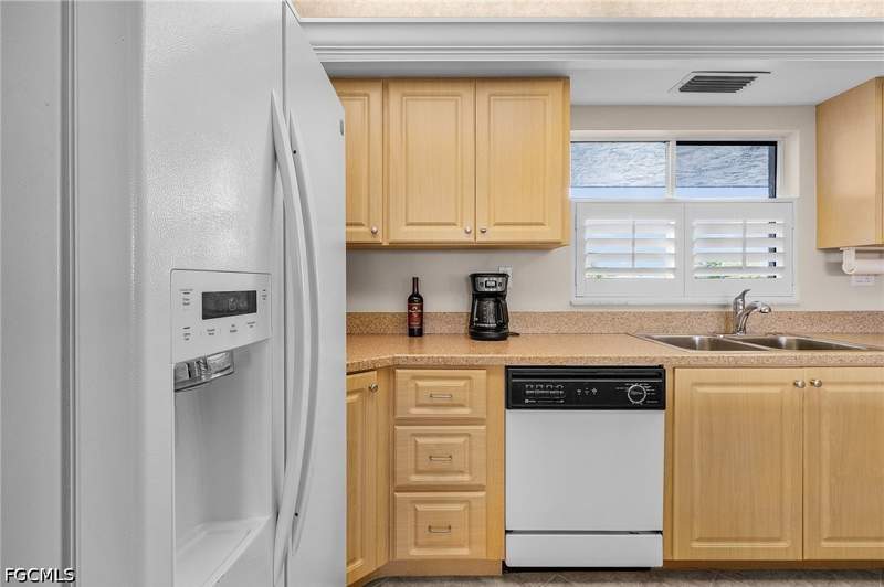 3 bedroom Condominium at 4585 Trawler Ct 303, Trawler Village, Fort Myers — photo 4